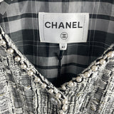 Chanel White and Black Runway Tweed Jacket with Pearl Detail FR 42 (UK 14)